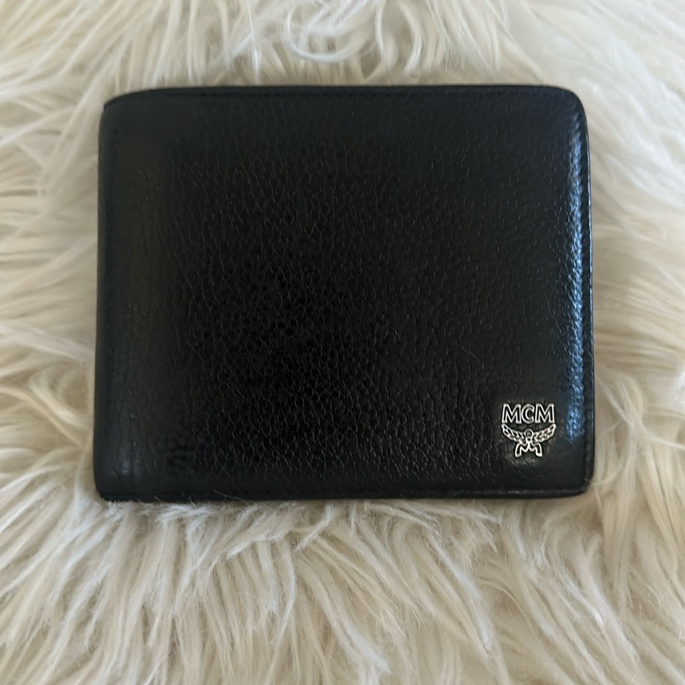 EUC super clean MCM men’s wallet